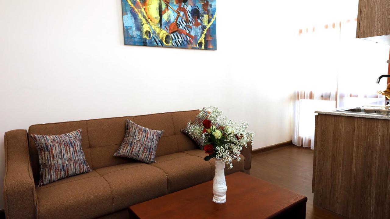 Black Horse Hotel Apartment Addis Ababa Ngoại thất bức ảnh