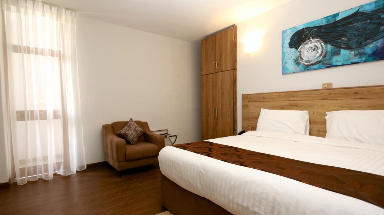 Black Horse Hotel Apartment Addis Ababa Ngoại thất bức ảnh