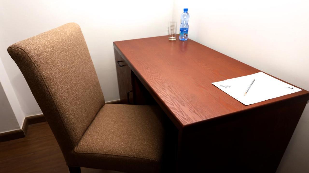 Black Horse Hotel Apartment Addis Ababa Ngoại thất bức ảnh