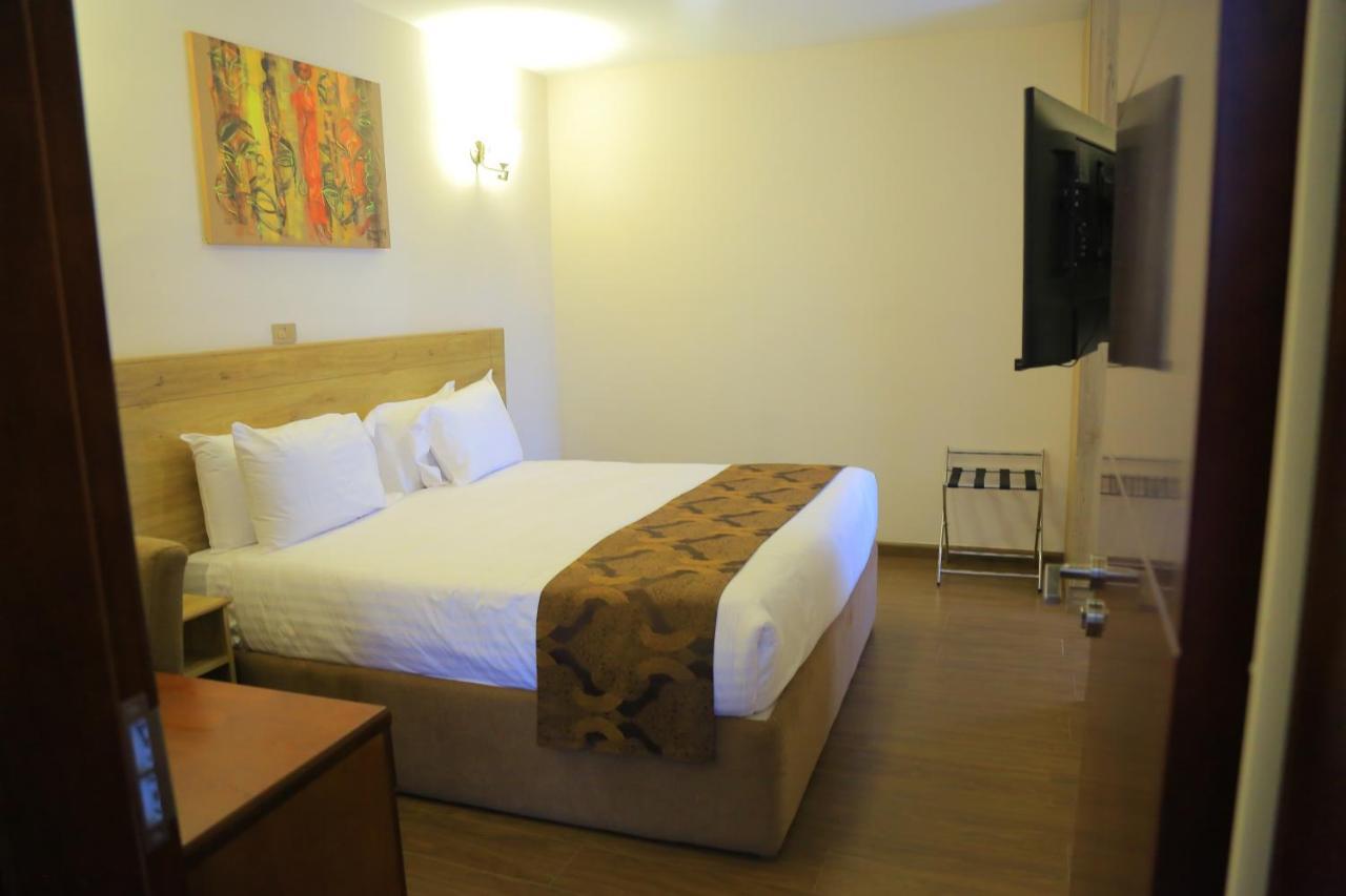Black Horse Hotel Apartment Addis Ababa Ngoại thất bức ảnh